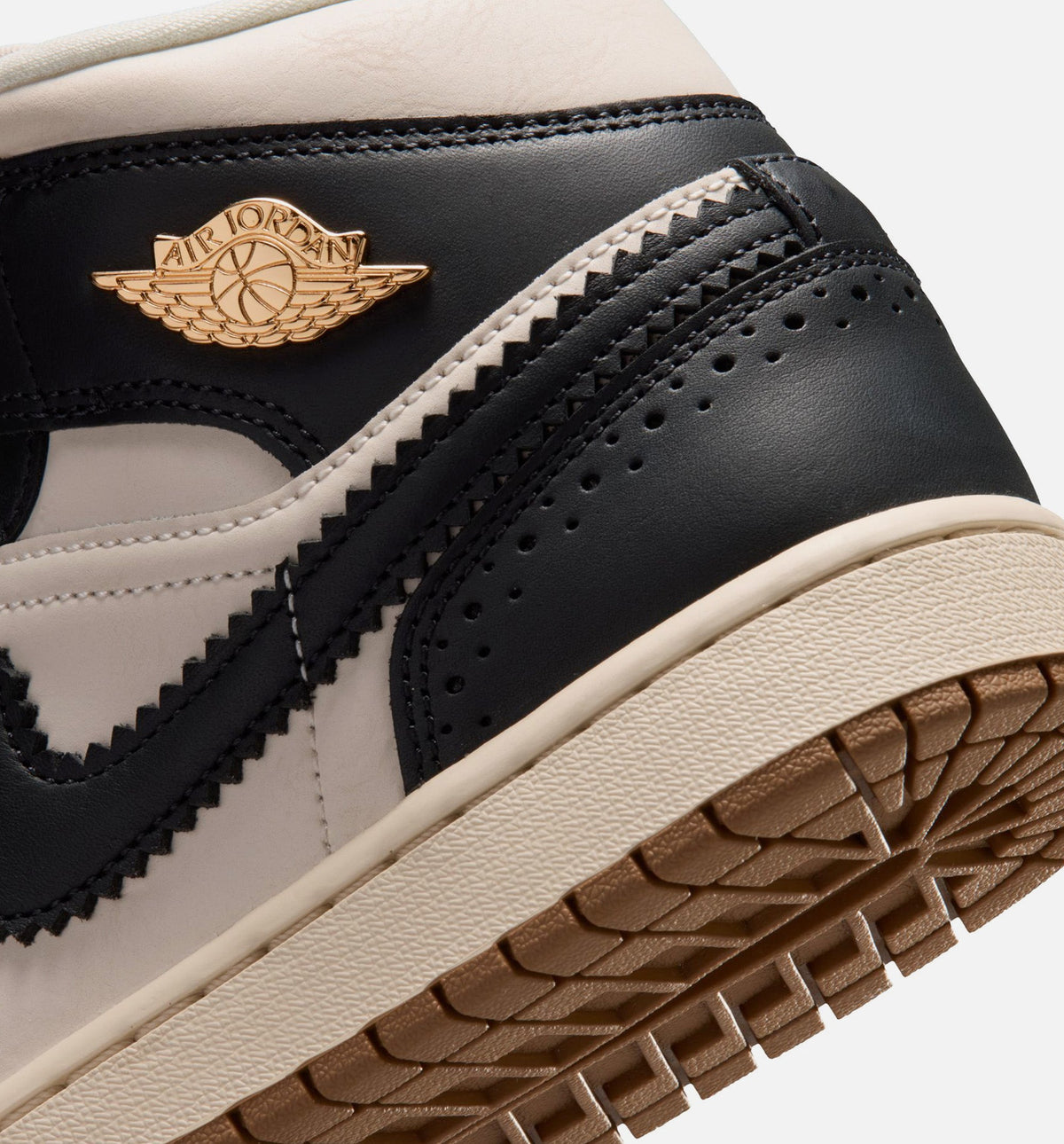 Air Jordan 1 Mid SE Off-Noir Women's Shoes