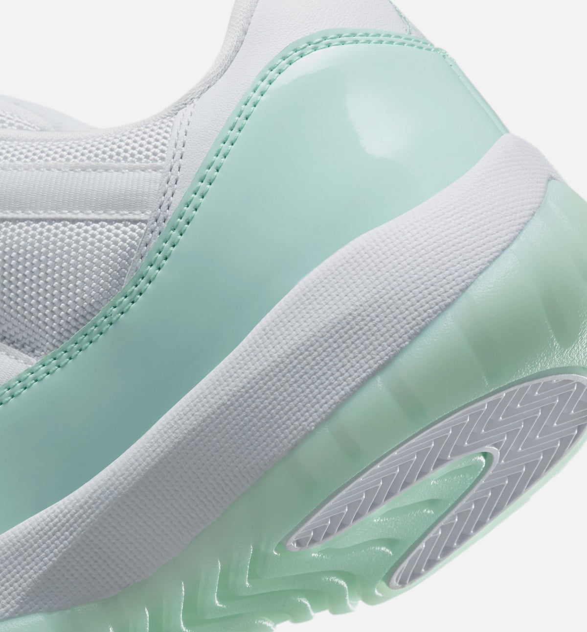Air Jordan 11 Retro Low Igloo Women's Shoes