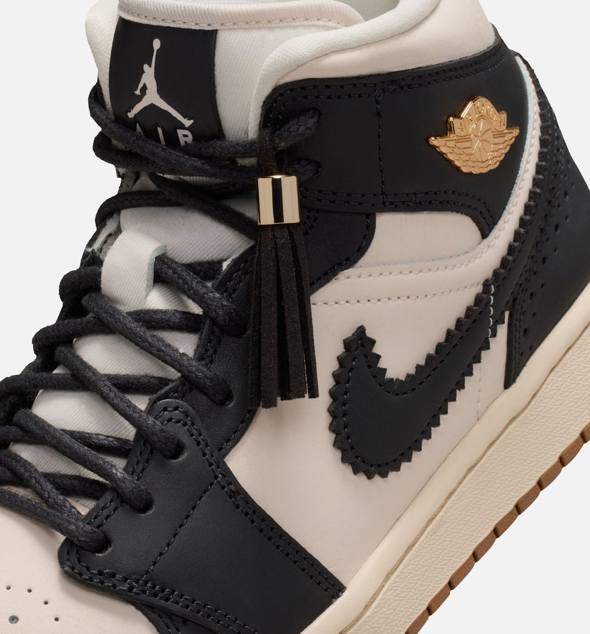 Air Jordan 1 Mid SE Off-Noir Women's Shoes